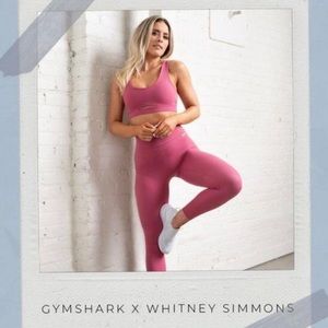 Whitney Simmons X Gymshark V1
Hot Fire Pink Sports Bra & Leggings